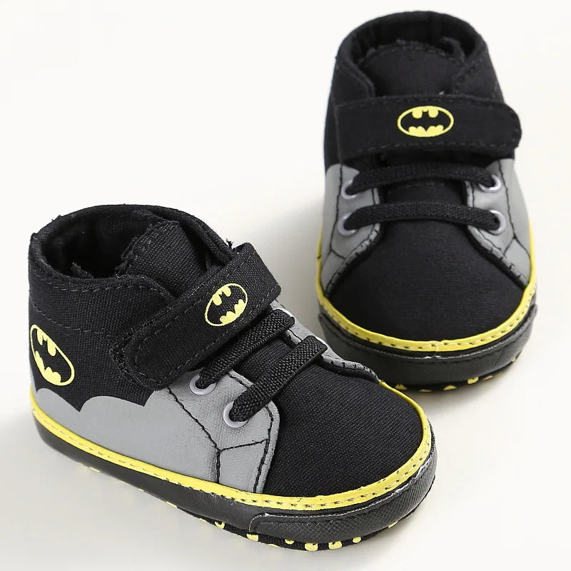 Baby boys sneakers with cartoon print (0-18 months)