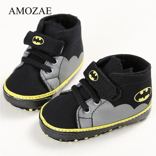 Baby boys sneakers with cartoon print (0-18 months)